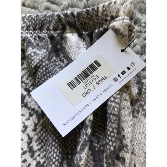 NanaMacs Boutique Snakeskin Print Romper - Picture 4 of 4